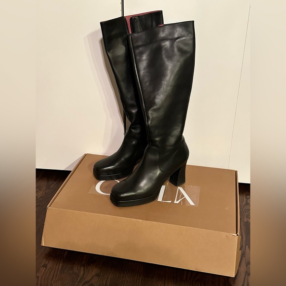 Black Knee-High Leather Boots - Picture 1 of 5